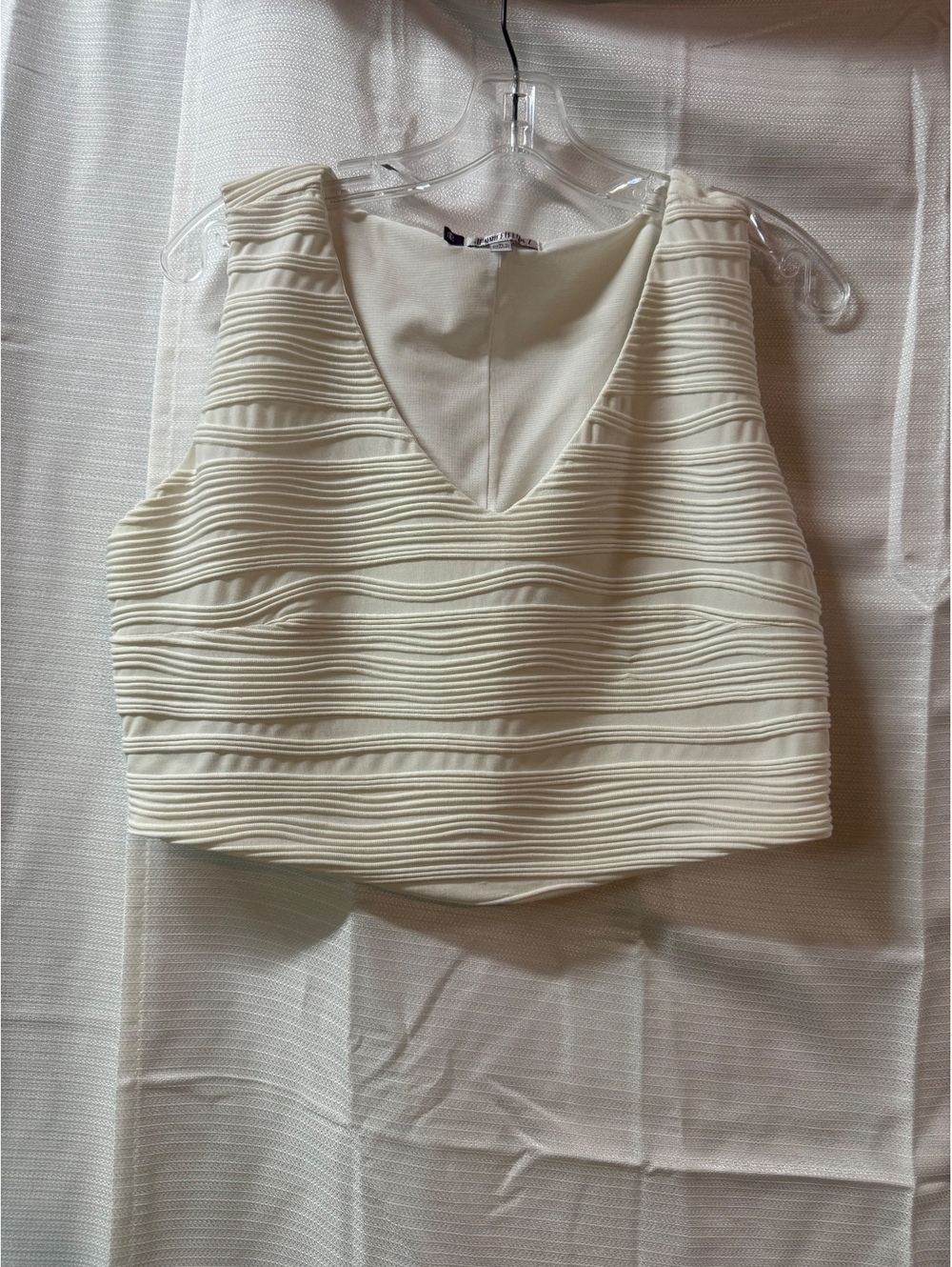 Jennifer Lopez Cream Textured Sleeveless Crop Top Size L